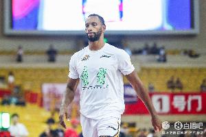 媒体人：之前遭遇膝盖伤势的弗格将在今晚复出